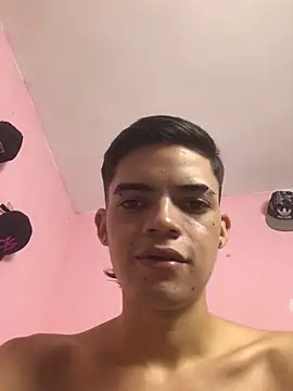 Latinos 2001 online show from 12/05/25, 02:43