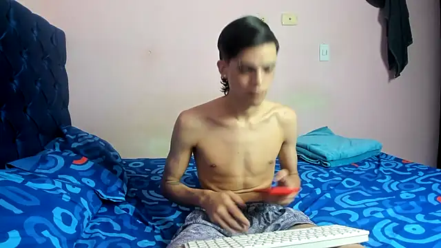 Latinos 2001 online show from 02/27/26, 04:51