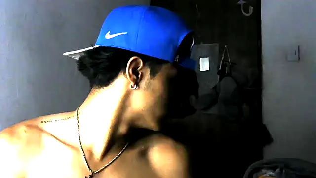 Snapshot of Sm1thXx chatting on 03/12/25, 04:30 Sm1thXx online show from 03/12/25, 04:30