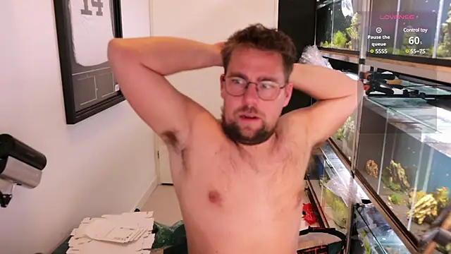 Snapshot of justinitt chatting on 03/06/25, 12:54 justinitt online show from 03/06/25, 12:54