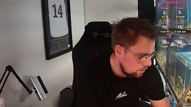 Snapshot of justinitt chatting on 03/01/25, 09:59 justinitt online show from 03/01/25, 09:59