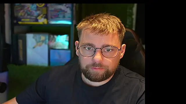 Snapshot of justinitt chatting on 09/16/25, 08:26 justinitt online show from 09/16/25, 08:26