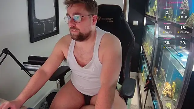 Snapshot of justinitt chatting on 02/24/25, 04:16 justinitt online show from 02/24/25, 04:16