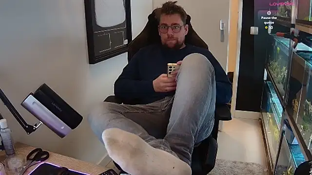 Snapshot of justinitt chatting on 03/01/25, 01:07 justinitt online show from 03/01/25, 01:07