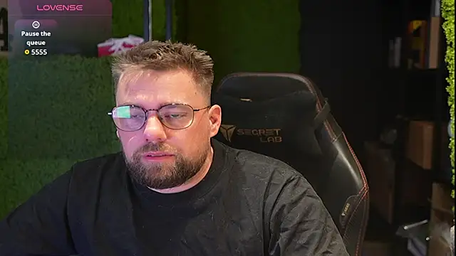 Snapshot of justinitt chatting on 09/24/25, 02:18 justinitt online show from 09/24/25, 02:18