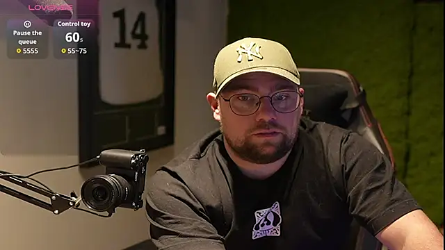 Snapshot of justinitt chatting on 11/27/25, 10:27 justinitt online show from 11/27/25, 10:27