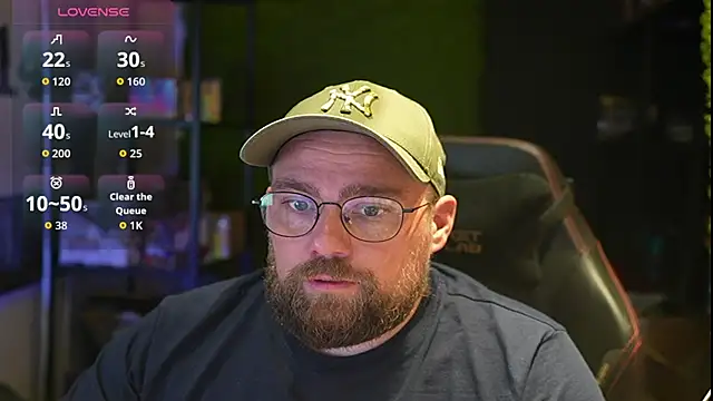 Snapshot of justinitt chatting on 10/13/25, 04:41 justinitt online show from 10/13/25, 04:41