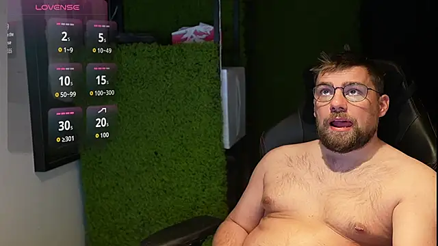 Snapshot of justinitt chatting on 09/23/25, 09:05 justinitt online show from 09/23/25, 09:05