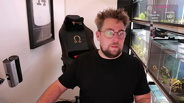 Snapshot of justinitt chatting on 03/03/25, 09:15 justinitt online show from 03/03/25, 09:15