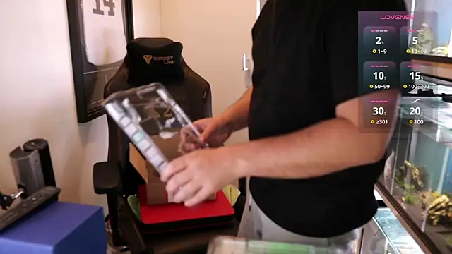 Snapshot of justinitt chatting on 03/04/25, 02:32 justinitt online show from 03/04/25, 02:32