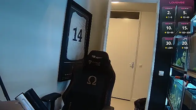 Snapshot of justinitt chatting on 02/28/25, 10:06 justinitt online show from 02/28/25, 10:06