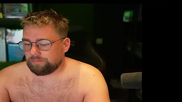 Snapshot of justinitt chatting on 09/17/25, 09:50 justinitt online show from 09/17/25, 09:50