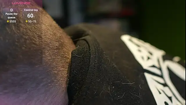 Snapshot of justinitt chatting on 11/22/25, 08:18 justinitt online show from 11/22/25, 08:18