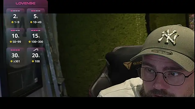 Snapshot of justinitt chatting on 10/25/25, 07:36 justinitt online show from 10/25/25, 07:36