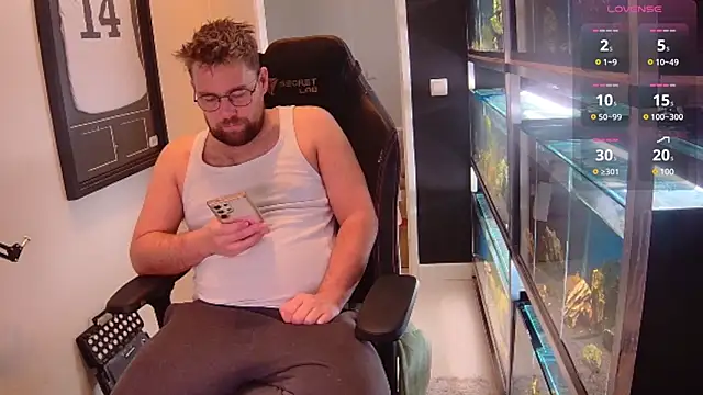 Snapshot of justinitt chatting on 02/26/25, 10:05 justinitt online show from 02/26/25, 10:05