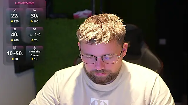 Snapshot of justinitt chatting on 09/22/25, 08:59 justinitt online show from 09/22/25, 08:59