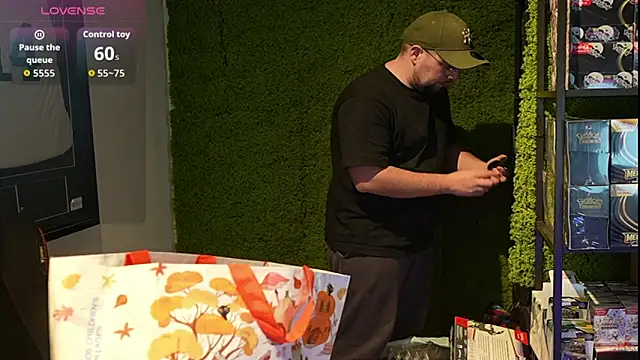 Snapshot of justinitt chatting on 11/23/25, 03:44 justinitt online show from 11/23/25, 03:44