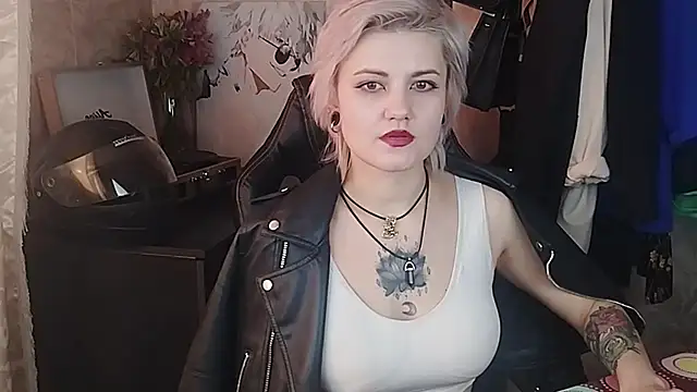 Snapshot of EvaBrownie chatting on 02/27/25, 11:17 EvaBrownie online show from 02/27/25, 11:17