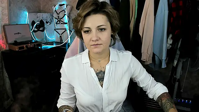 Snapshot of EvaBrownie chatting on 09/12/25, 12:38 EvaBrownie online show from 09/12/25, 12:38