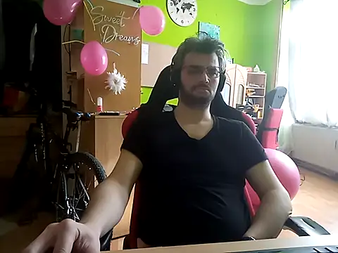 Snapshot of stary-w-kalesonach chatting on 03/04/25, 09:51 stary-w-kalesonach online show from 03/04/25, 09:51