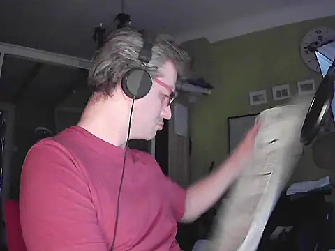 Snapshot of stary-w-kalesonach chatting on 09/10/25, 04:22 stary-w-kalesonach online show from 09/10/25, 04:22