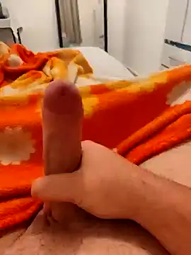 kzzix online show from 12/18/25, 02:38