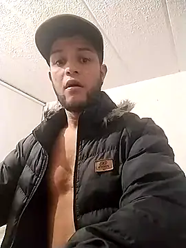 Snapshot of im_dominik chatting on 01/13/25, 06:38 im dominik online show from 01/13/25, 06:38