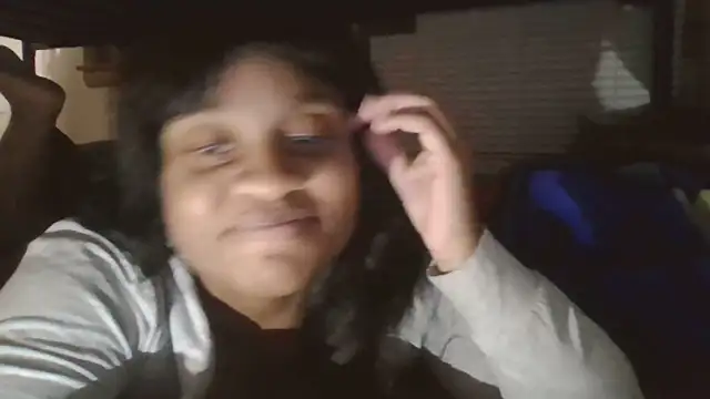 Snapshot of goddessvanessathebrat chatting on 02/01/25, 05:07 goddessvanessathebrat online show from 02/01/25, 05:07