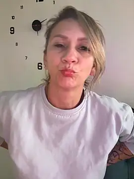 AtheneaRusell online show from 11/10/25, 10:04