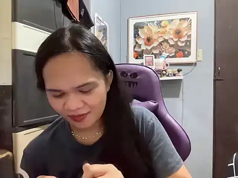 SophiaCourthaway online show from 12/15/25, 11:10