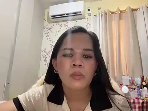 SophiaCourthaway online show from 01/08/26, 11:33