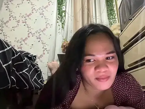 Snapshot of SophiaCourthaway chatting on 10/09/25, 10:54 SophiaCourthaway online show from 10/09/25, 10:54
