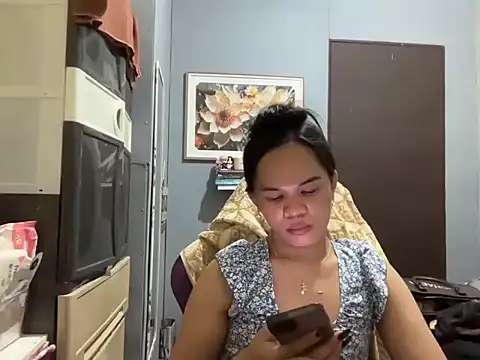 SophiaCourthaway online show from 11/09/25, 10:58