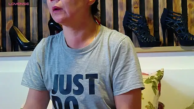 Tory Lovi online show from 04/09/26, 03:52