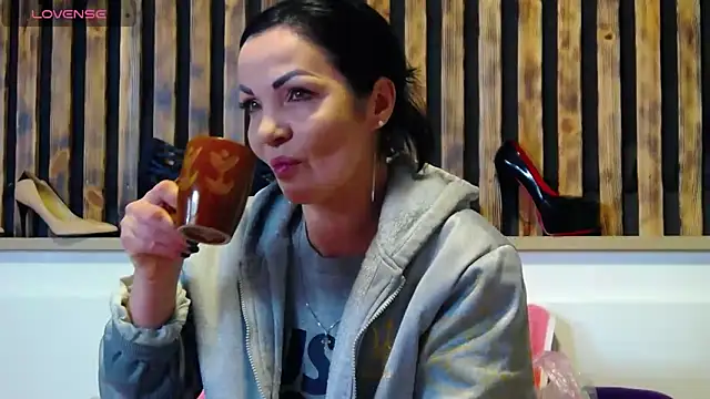 Tory Lovi online show from 02/06/26, 04:52