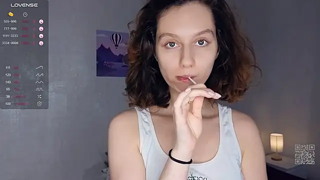 Snapshot of Leya_Curly chatting on 03/02/25, 12:36 Leya Curly online show from 03/02/25, 12:36
