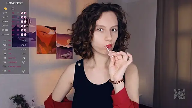 Snapshot of Leya_Curly chatting on 03/16/25, 12:44 Leya Curly online show from 03/16/25, 12:44