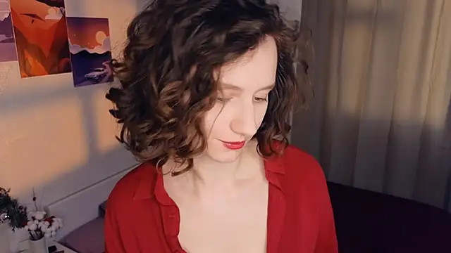 Snapshot of Leya_Curly chatting on 03/15/25, 12:24 Leya Curly online show from 03/15/25, 12:24