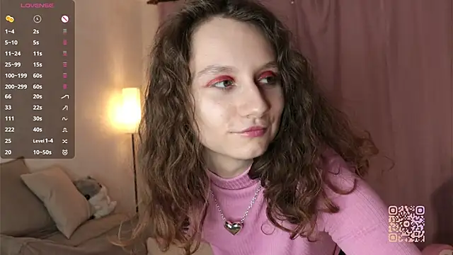 Snapshot of Leya_Curly chatting on 02/15/26, 02:27 Leya Curly online show from 02/15/26, 02:27