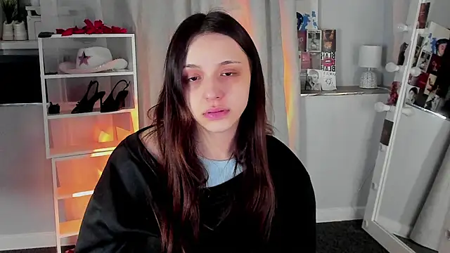 Sahara Shields online show from 04/13/26, 07:56