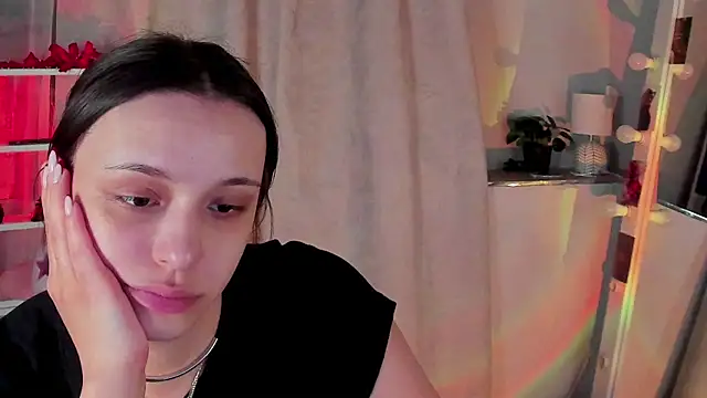 Snapshot of Sahara_Shields chatting on 05/07/26, 09:34 Sahara Shields online show from 05/07/26, 09:34