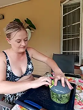 Vintasia online show from 12/20/25, 10:29