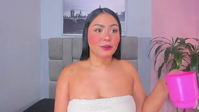 janna lopez  online show from 12/17/25, 12:10