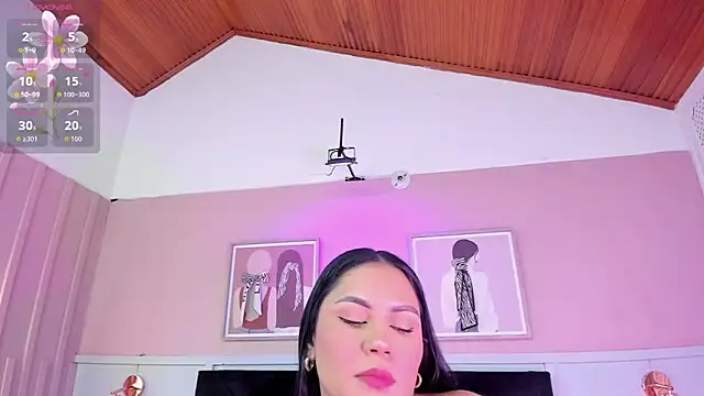 Snapshot of janna_lopez_ chatting on 10/02/25, 03:43 janna lopez online show from 10/02/25, 03:43