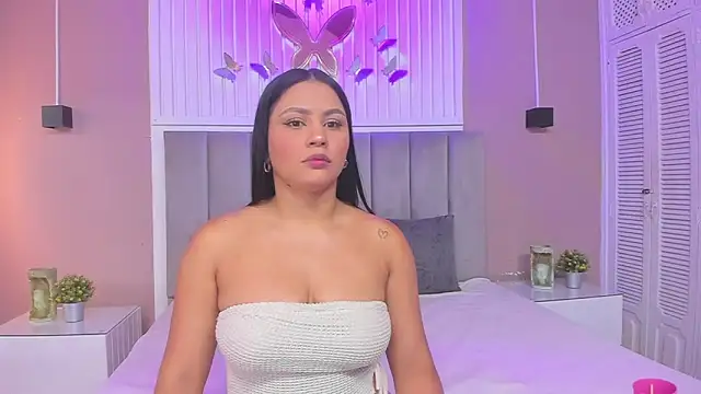 Snapshot of janna_lopez_ chatting on 10/17/25, 11:34 janna lopez online show from 10/17/25, 11:34