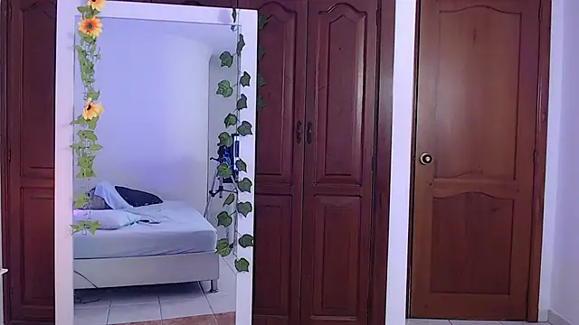 littleslut1 online show from 02/13/25, 04:07