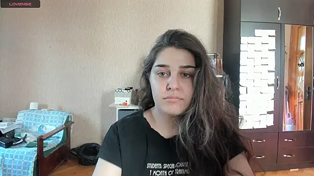 Snapshot of _Roselina_ chatting on 07/08/26, 12:17 Roselina online show from 07/08/26, 12:17