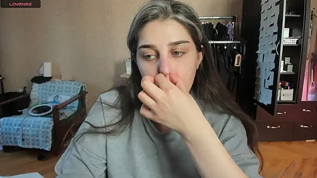 Snapshot of _Roselina_ chatting on 07/01/26, 12:27 Roselina online show from 07/01/26, 12:27