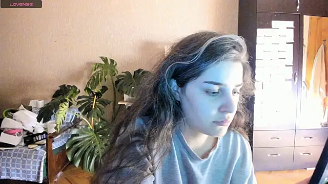 Snapshot of _Roselina_ chatting on 07/20/26, 06:32 Roselina online show from 07/20/26, 06:32