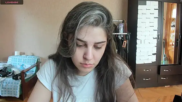 Snapshot of _Roselina_ chatting on 07/07/26, 06:47 Roselina online show from 07/07/26, 06:47